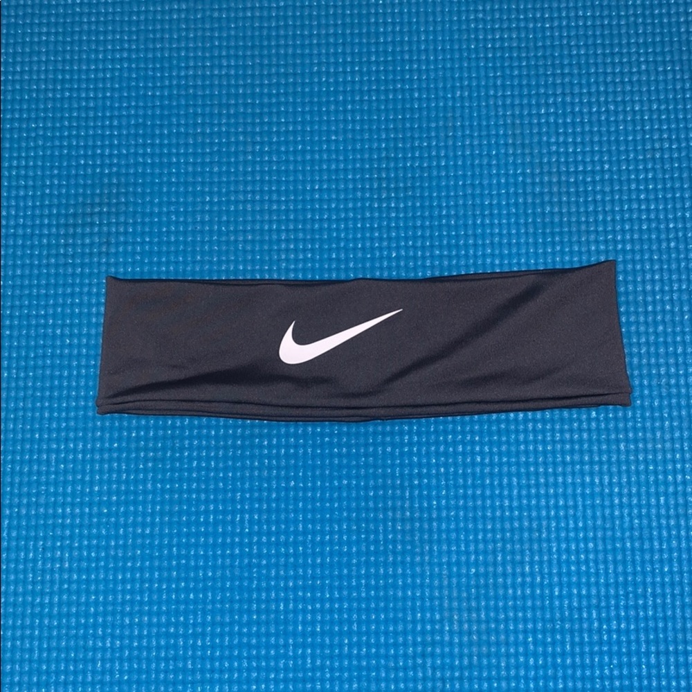 Grey Nike headband